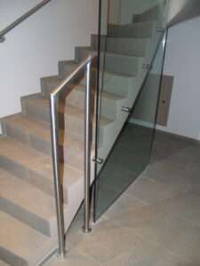 klaaspiirded metallpiirded metkon veerenni korterelamu tallinnas