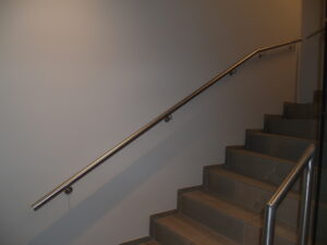 klaaspiirded metallpiirded metkon veerenni korterelamu tallinnas