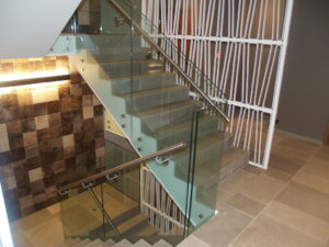 klaaspiirded metallpiirded metkon veerenni korterelamu tallinnas