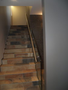 klaaspiirded metallpiirded metkon veerenni korterelamu tallinnas