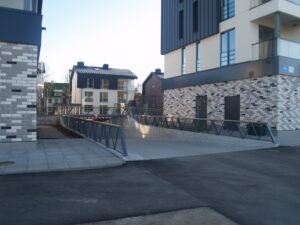 klaaspiirded metallpiirded metkon veerenni korterelamu tallinnas