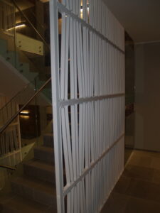 klaaspiirded metallpiirded metkon veerenni korterelamu tallinnas