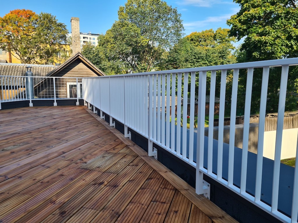 klaasist rodupiirded terrassi piirded trepikoja metallpiirded metkon tallinn katusepapi 9